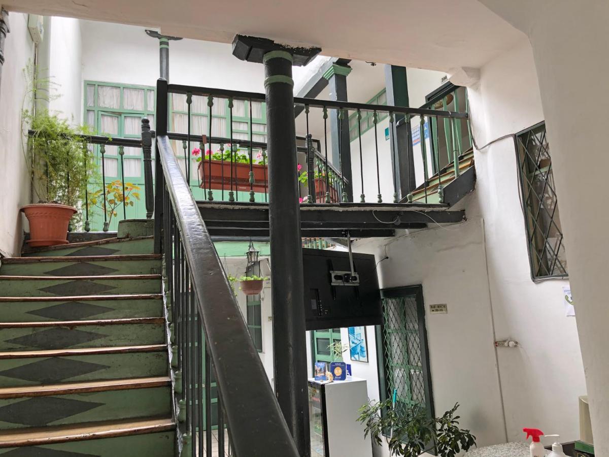 Hostal Latina Куэнка Экстерьер фото