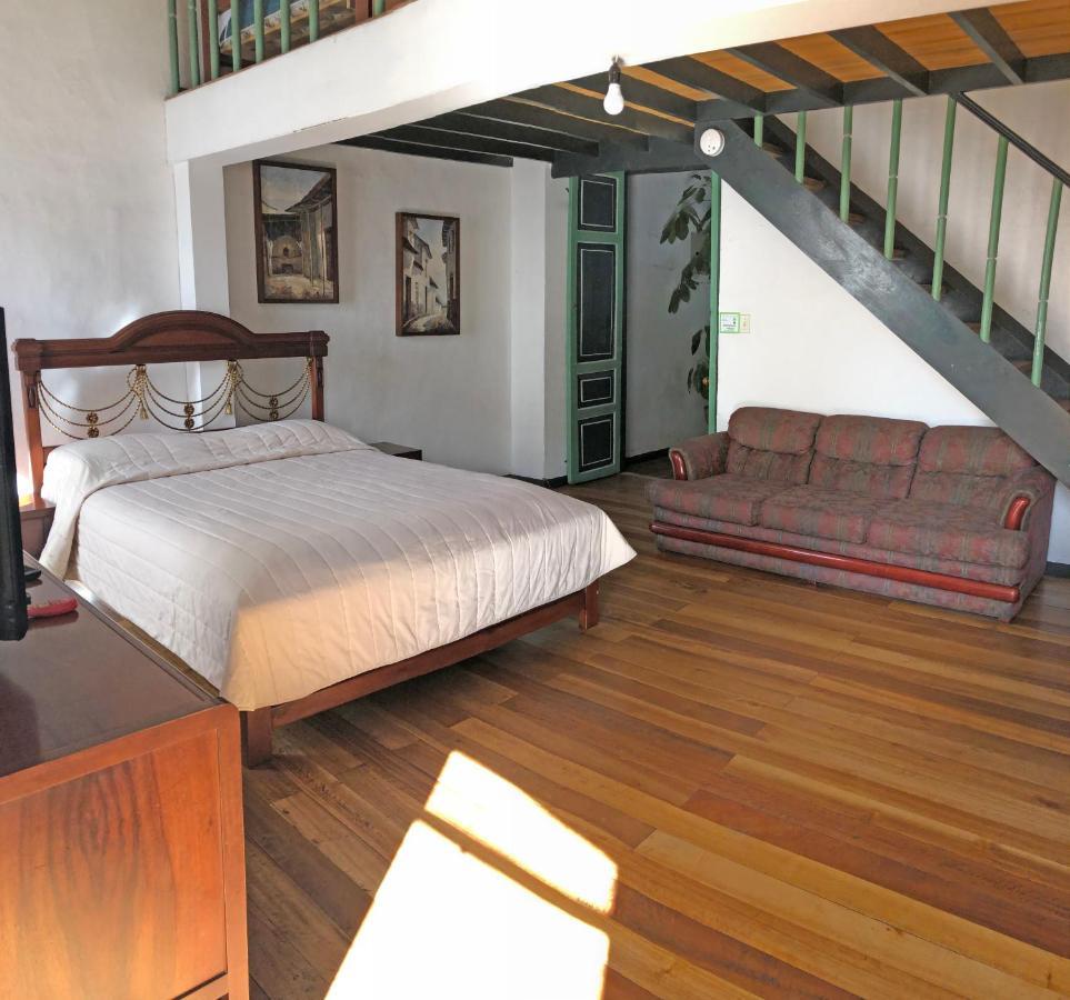 Hostal Latina Куэнка Экстерьер фото