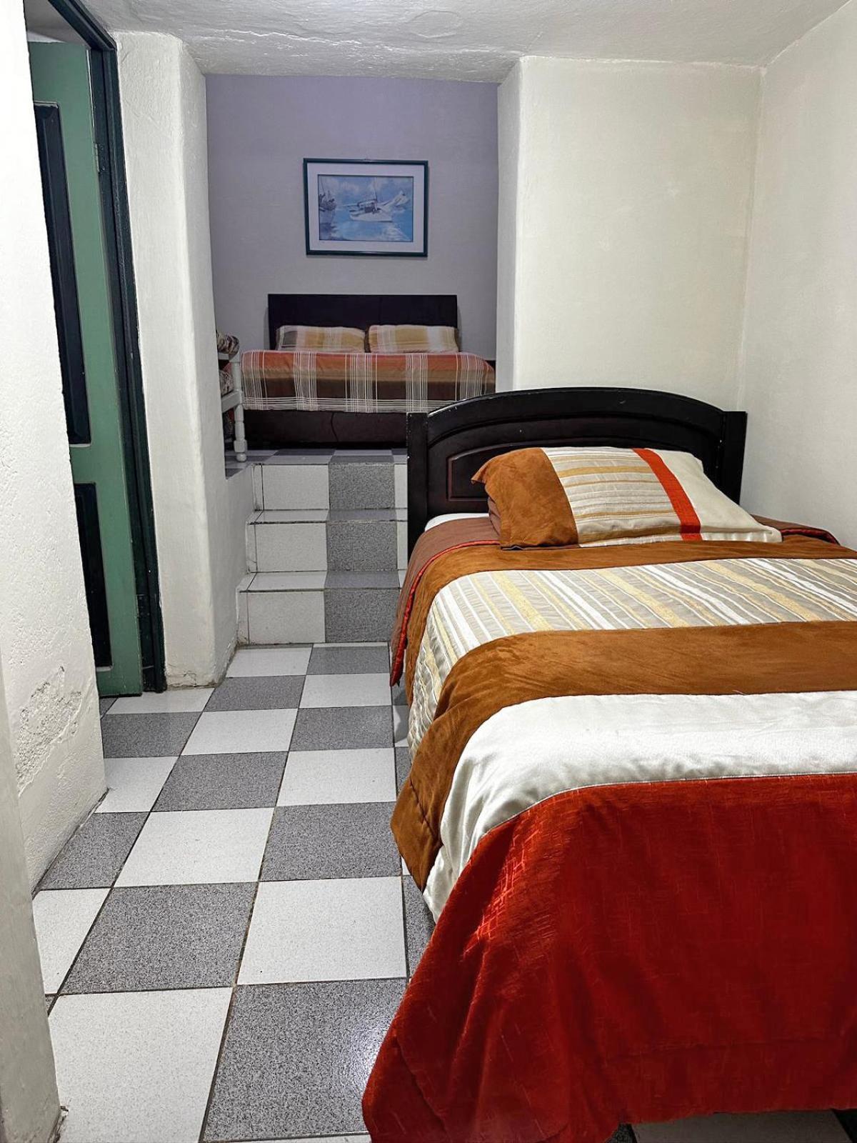 Hostal Latina Куэнка Экстерьер фото